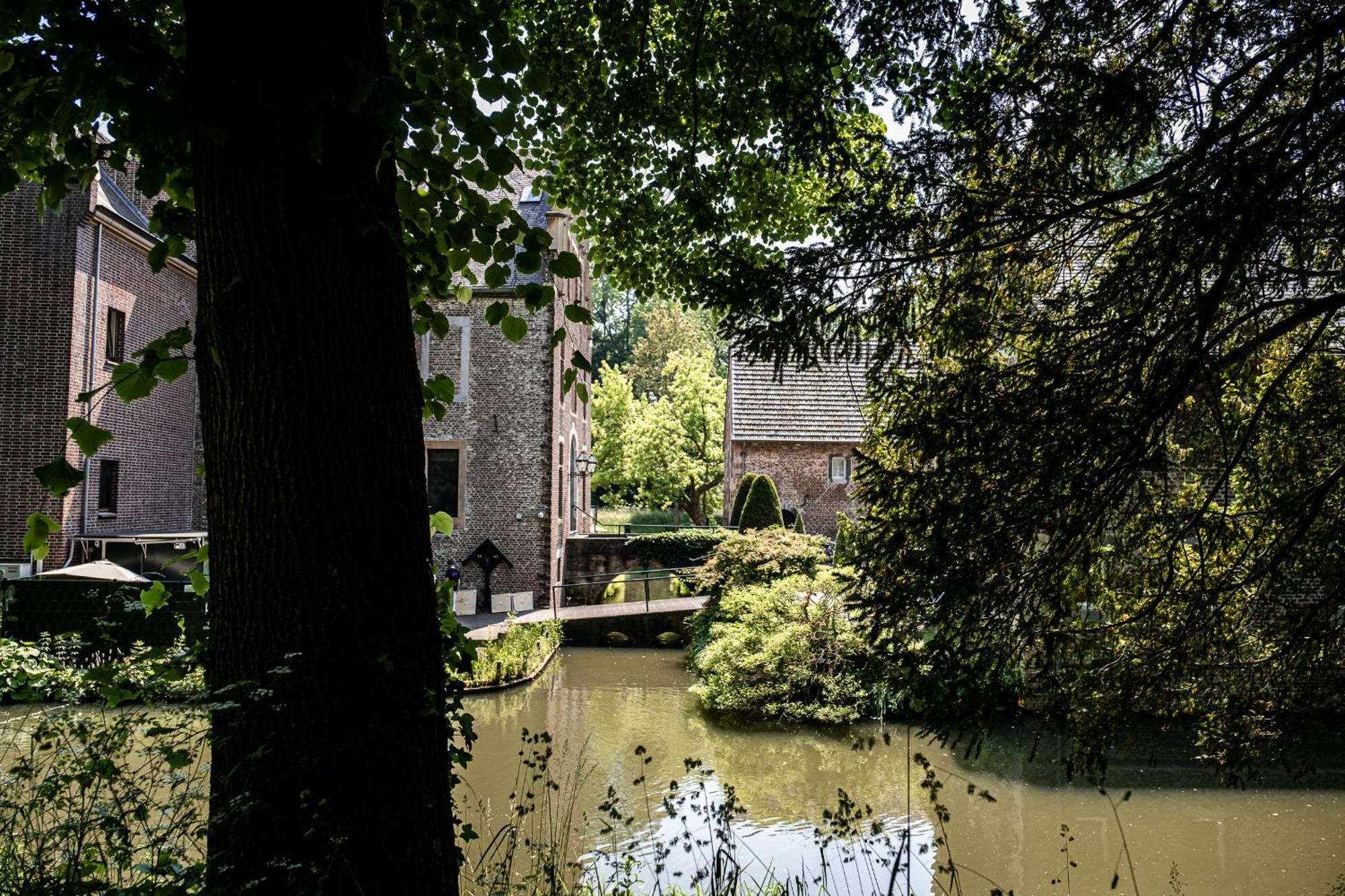 Van Der Valk Hotel Kasteel Terworm Heerlen Exterior photo